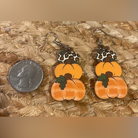 NEW Thanksgiving Pumpkin Earrings - Wooden DoubleSided Dngle w/Polka dot - Picture 2 of 4